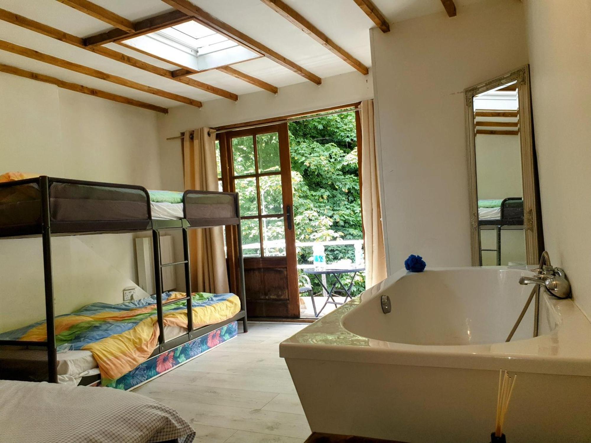 First And Last Youth Hostel Дувр Экстерьер фото